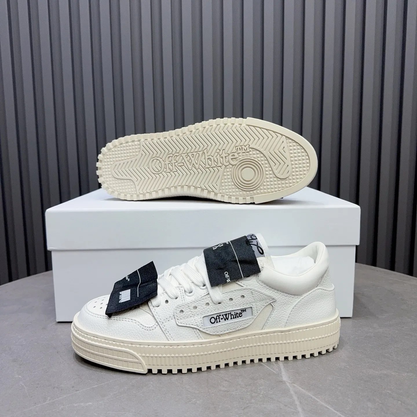 P760 OFF WHITE⚡️Couple model⚡️35-40 women’s model 39-46 men’s model